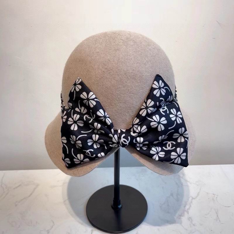 Chanel top hat 090818